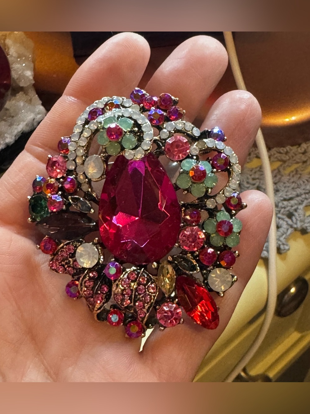 Vintage-Style Rhinestone Floral Brooch - Picture 3 of 4